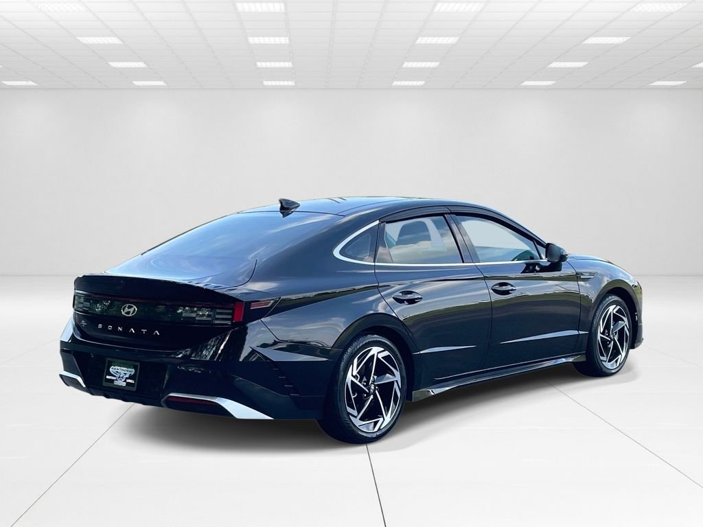 Certified Used 2024 Black Hyundai SEL image 6