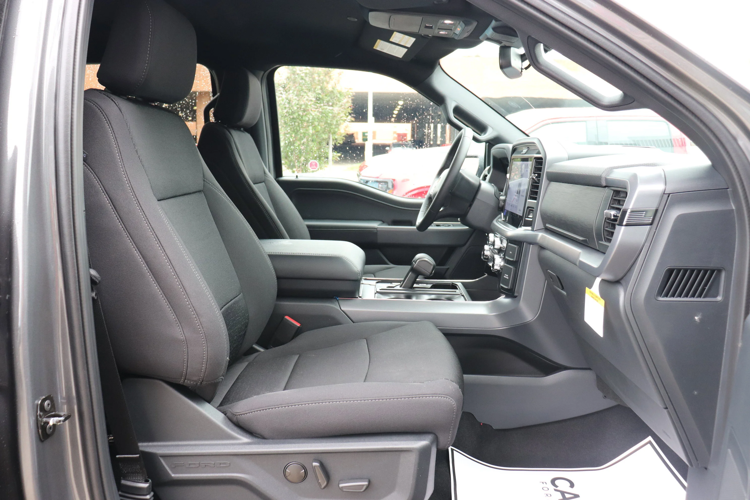 New 2026 CARBONIZED GREY METALLIC Ford XLT image 9