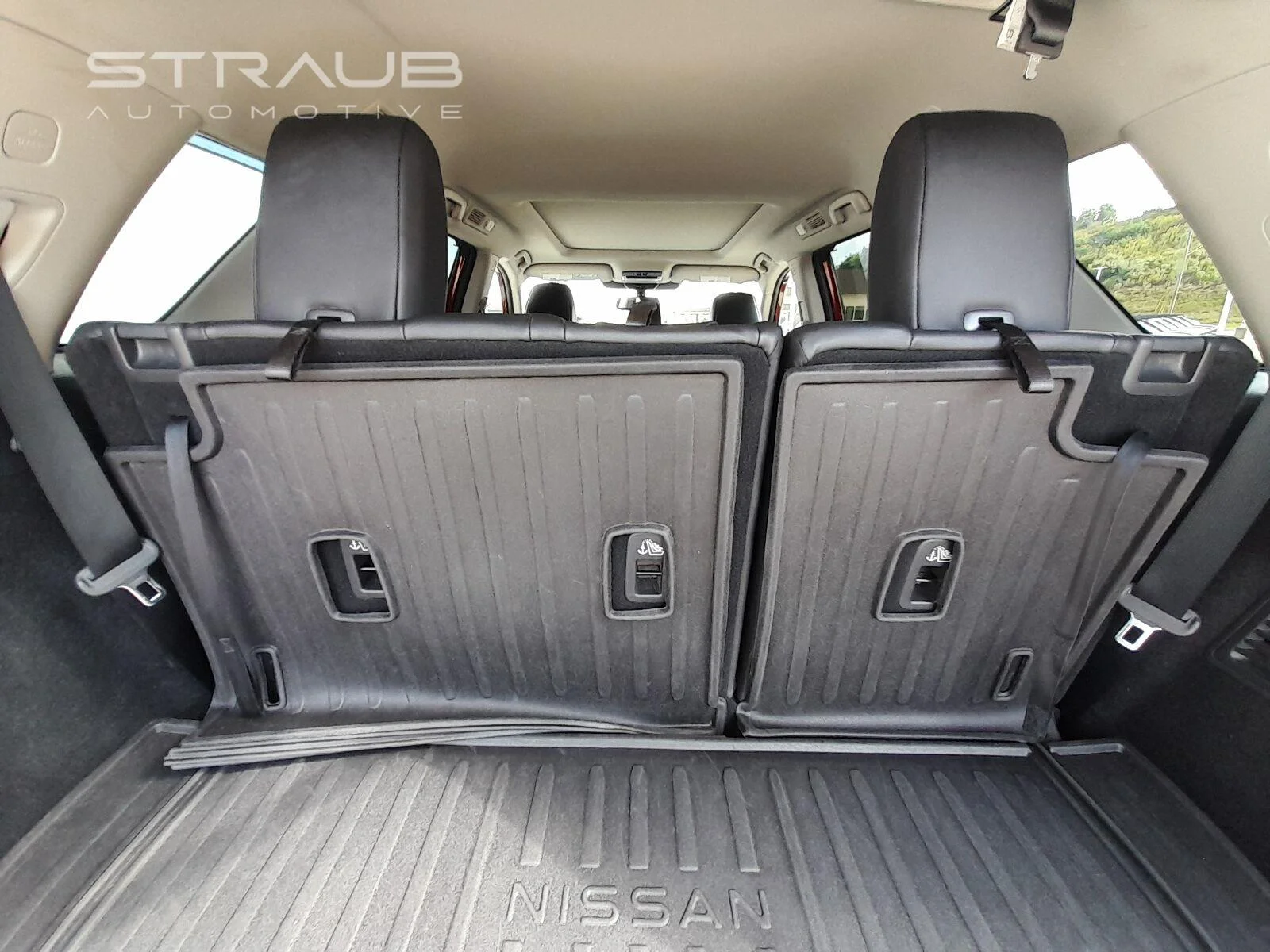 Used 2022 Scarlet Ember Tintcoat Nissan Platinum image 66