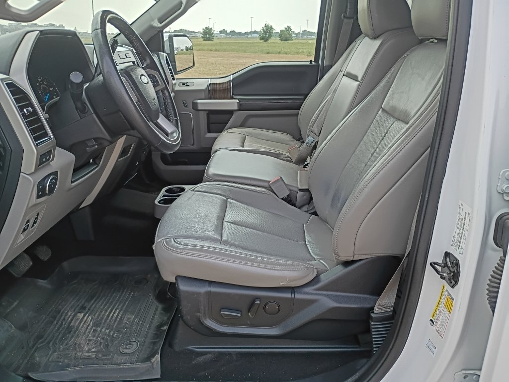 Used 2019 Oxford White Ford LARIAT image 31