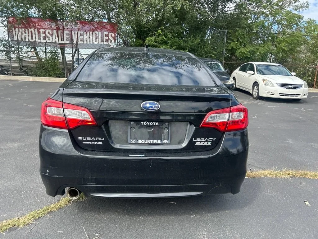 Used 2017 Crystal Black Silica Subaru 2.5i image 6