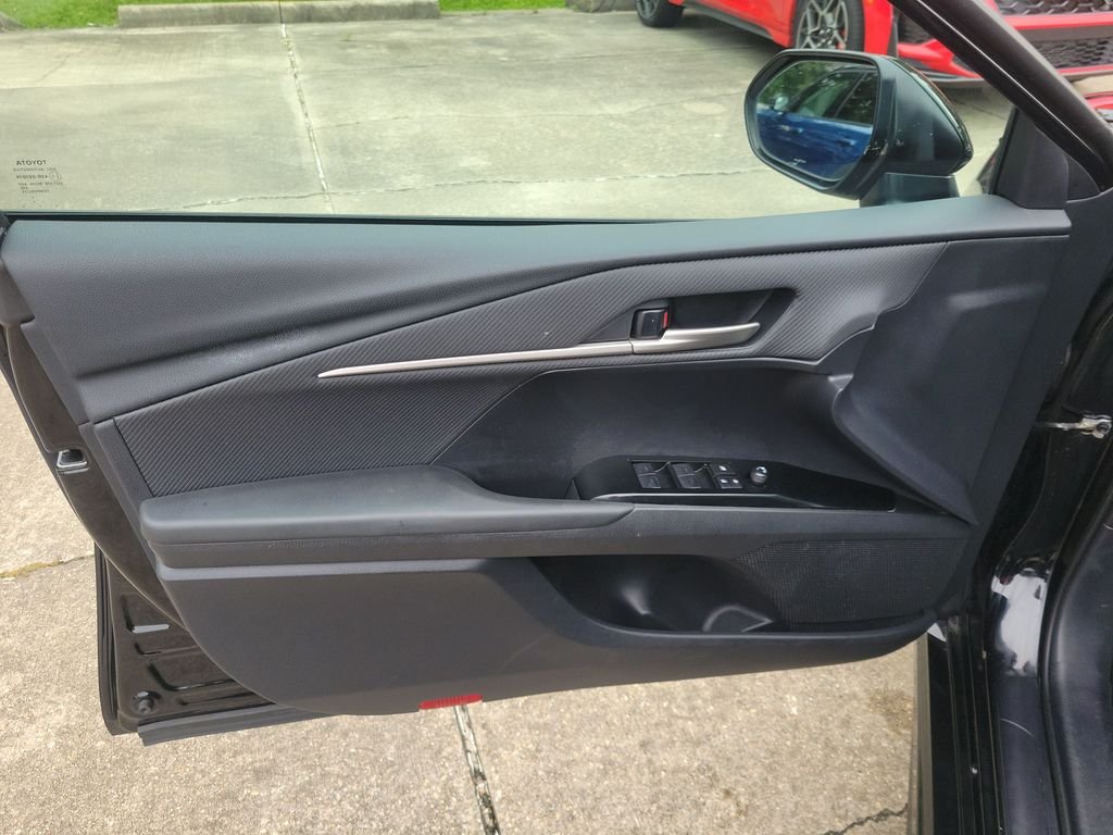 Used 2025  Toyota LE image 12
