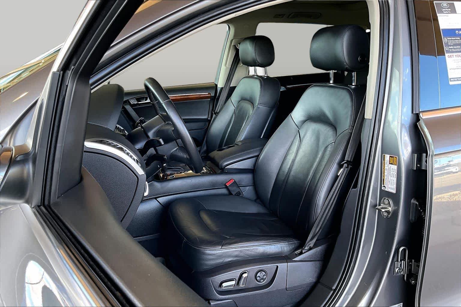 Used 2010 Graphite Gray Metallic Audi 3.6L Premium Plus image 7