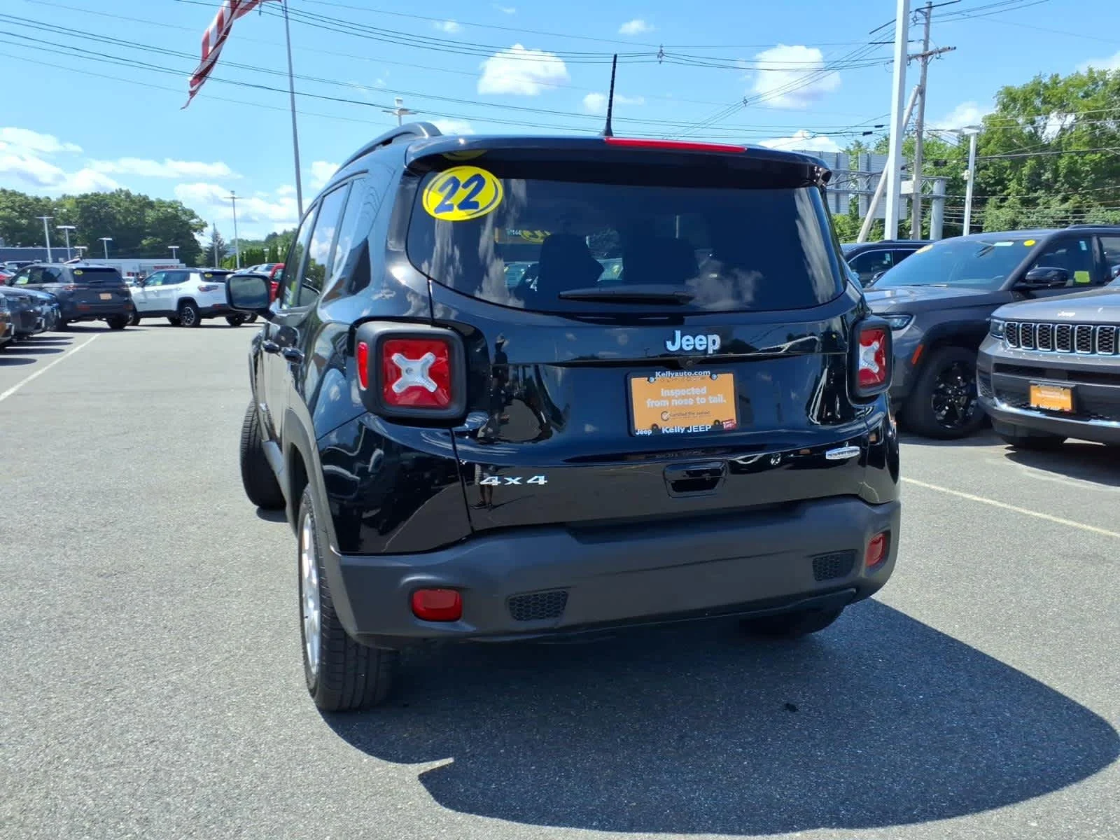 Certified Used 2022 Black Clear Coat Jeep Latitude image 10