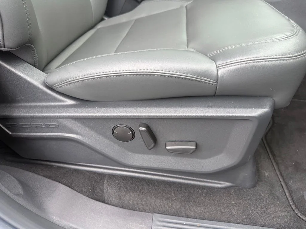 New 2026 Space Silver Metallic Ford MAX Active image 64