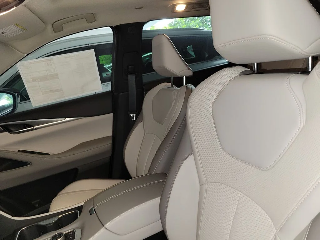 New 2027 GRAPHITE SHADOW INFINITI Luxe FWD image 17