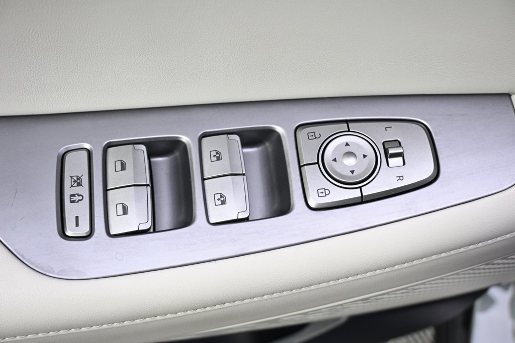 Certified Used 2024 Graphite Hyundai Limited image 22