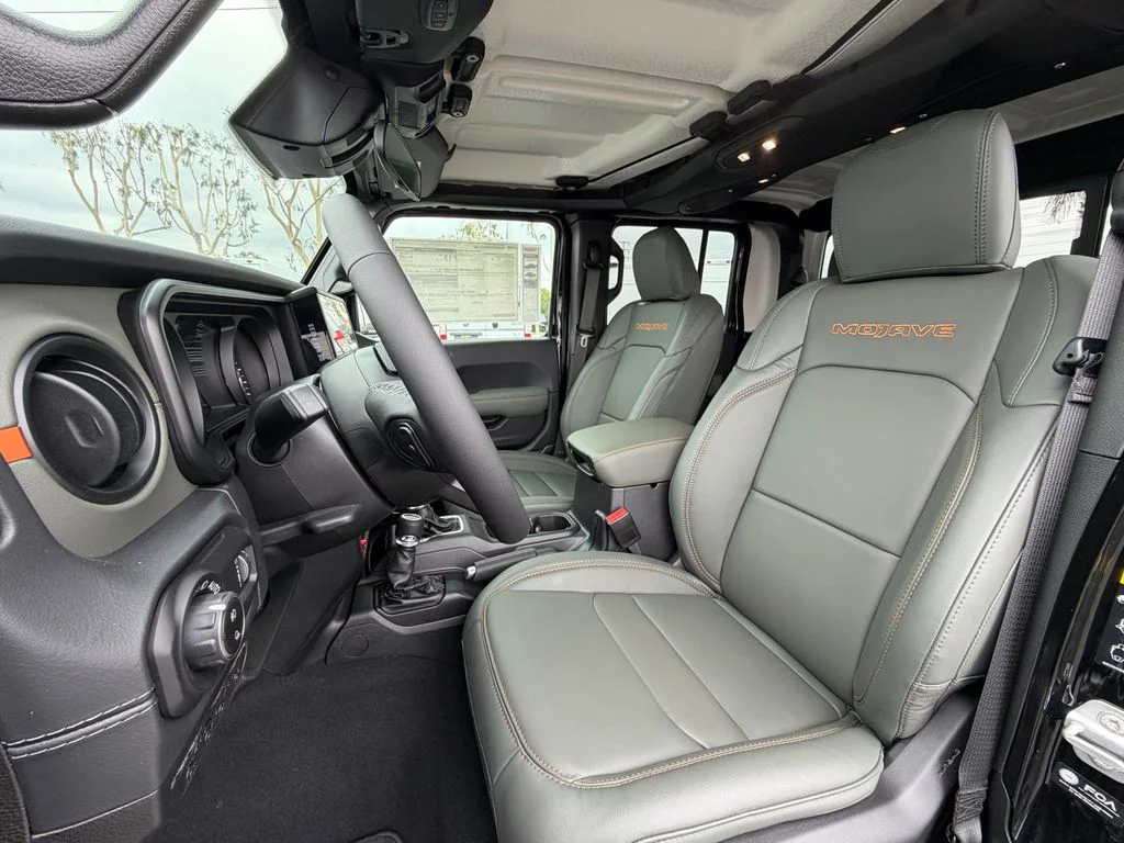 New 2026 Black Clear-Coat Exterior Paint Jeep Mojave image 25