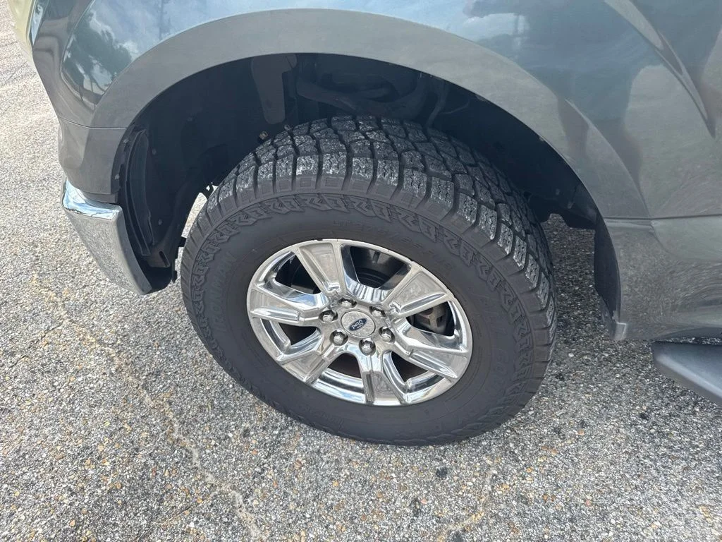 Certified Used 2015 Gray Ford XLT image 24