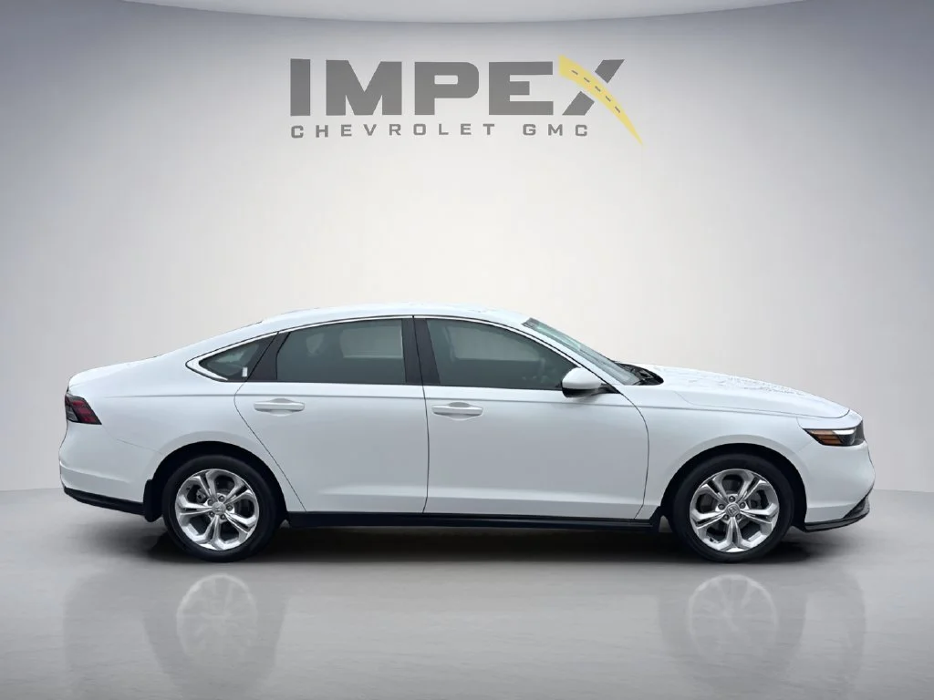 Used 2024 White Honda LX image 6