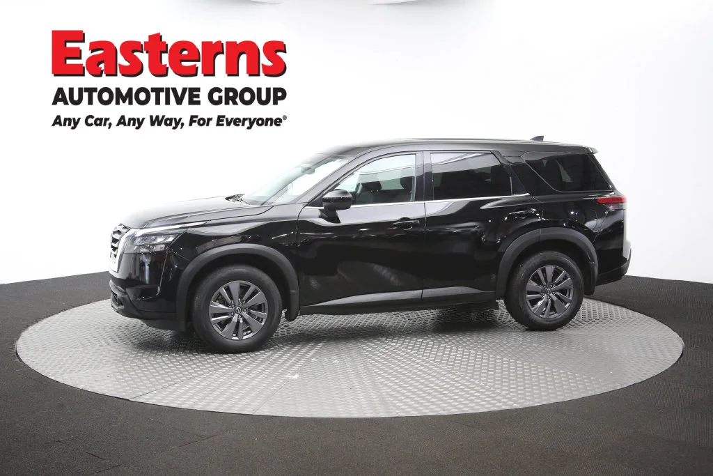 Used 2023 Black Nissan S image 60