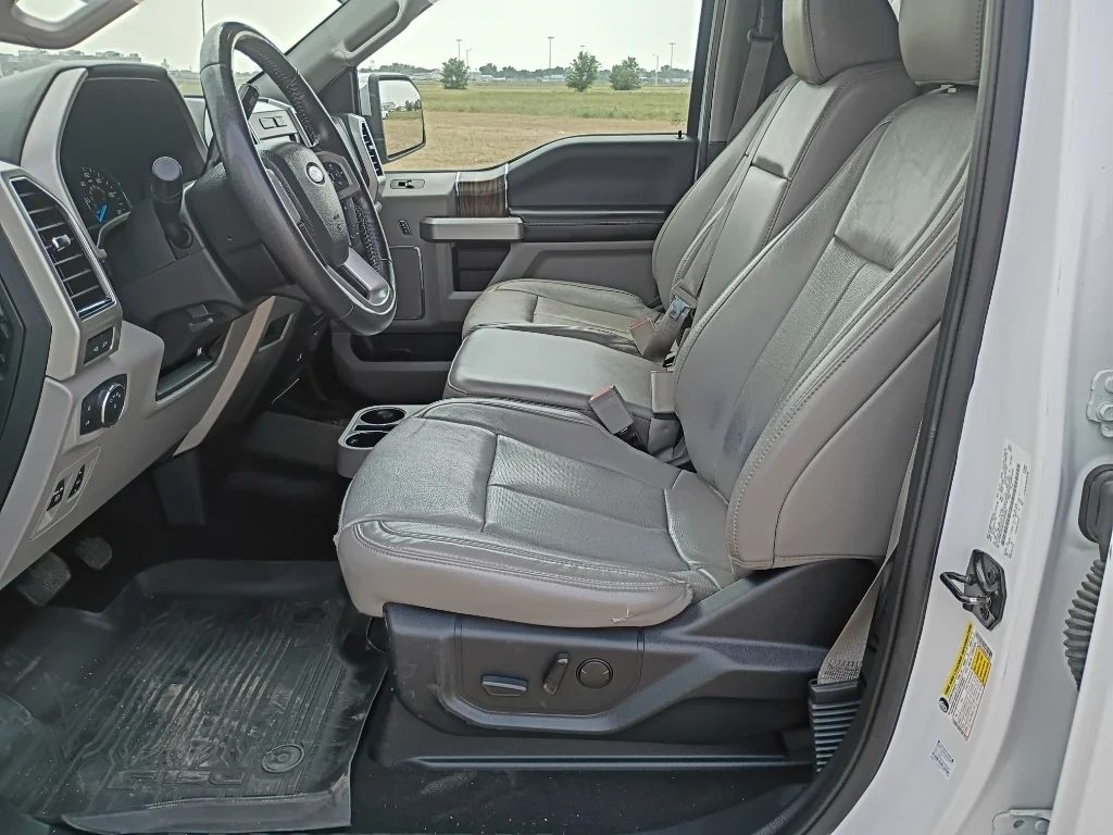 Used 2019 Oxford White Ford LARIAT image 31