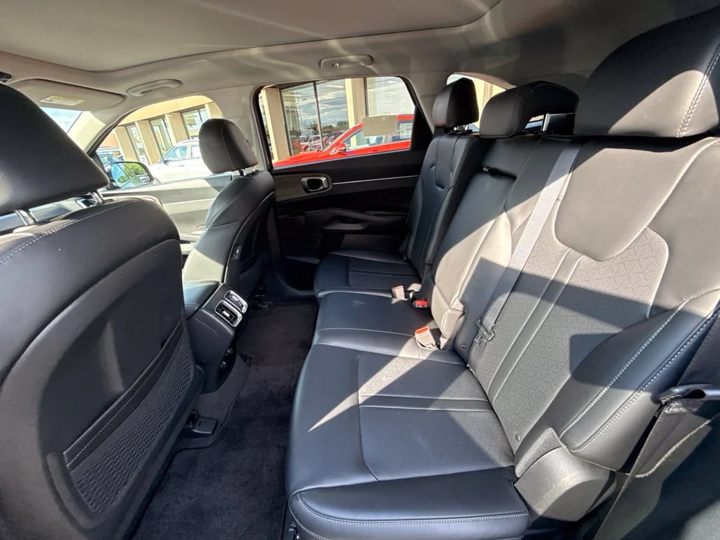 Used 2023 Silver Kia X-Line S image 29