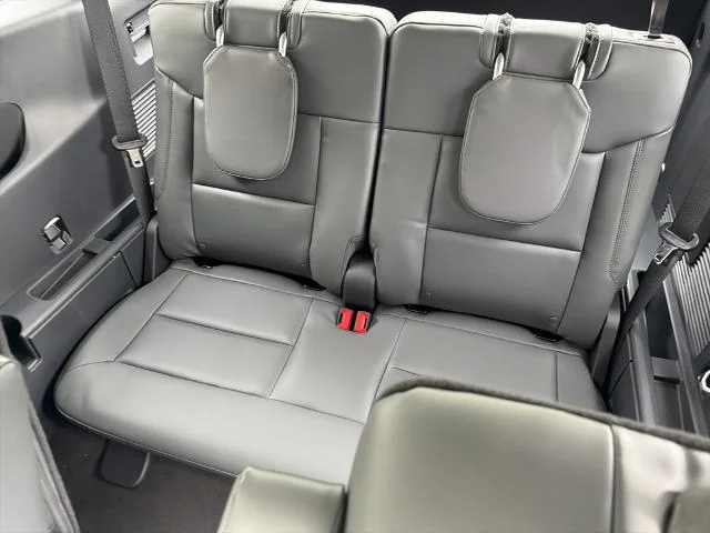 New 2026 Star White Metallic Tri-Coat Ford Active image 36