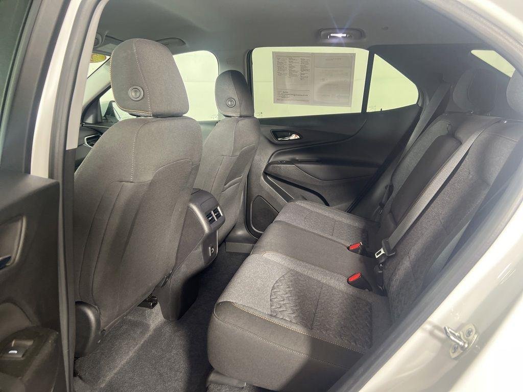 Used 2024 Pearl Chevrolet LT image 34
