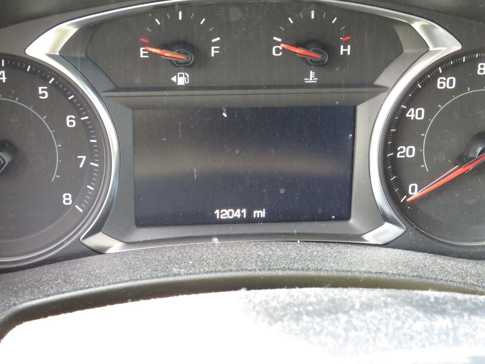 Used 2024 Lakeshore Blue Metallic Chevrolet LT image 14
