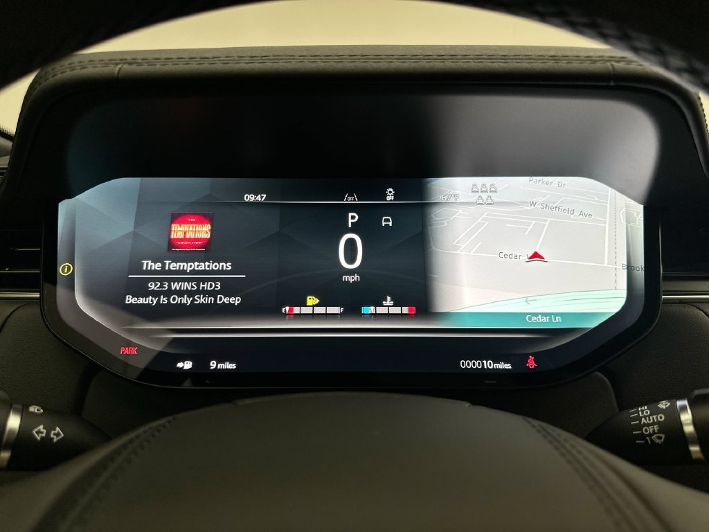 New 2027 Charente Grey Prem Met Land Rover SE image 15