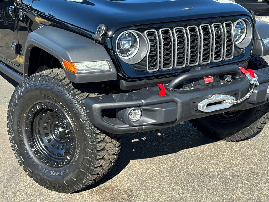 New 2025 Black Clear-Coat Exterior Paint Jeep Sport S image 7
