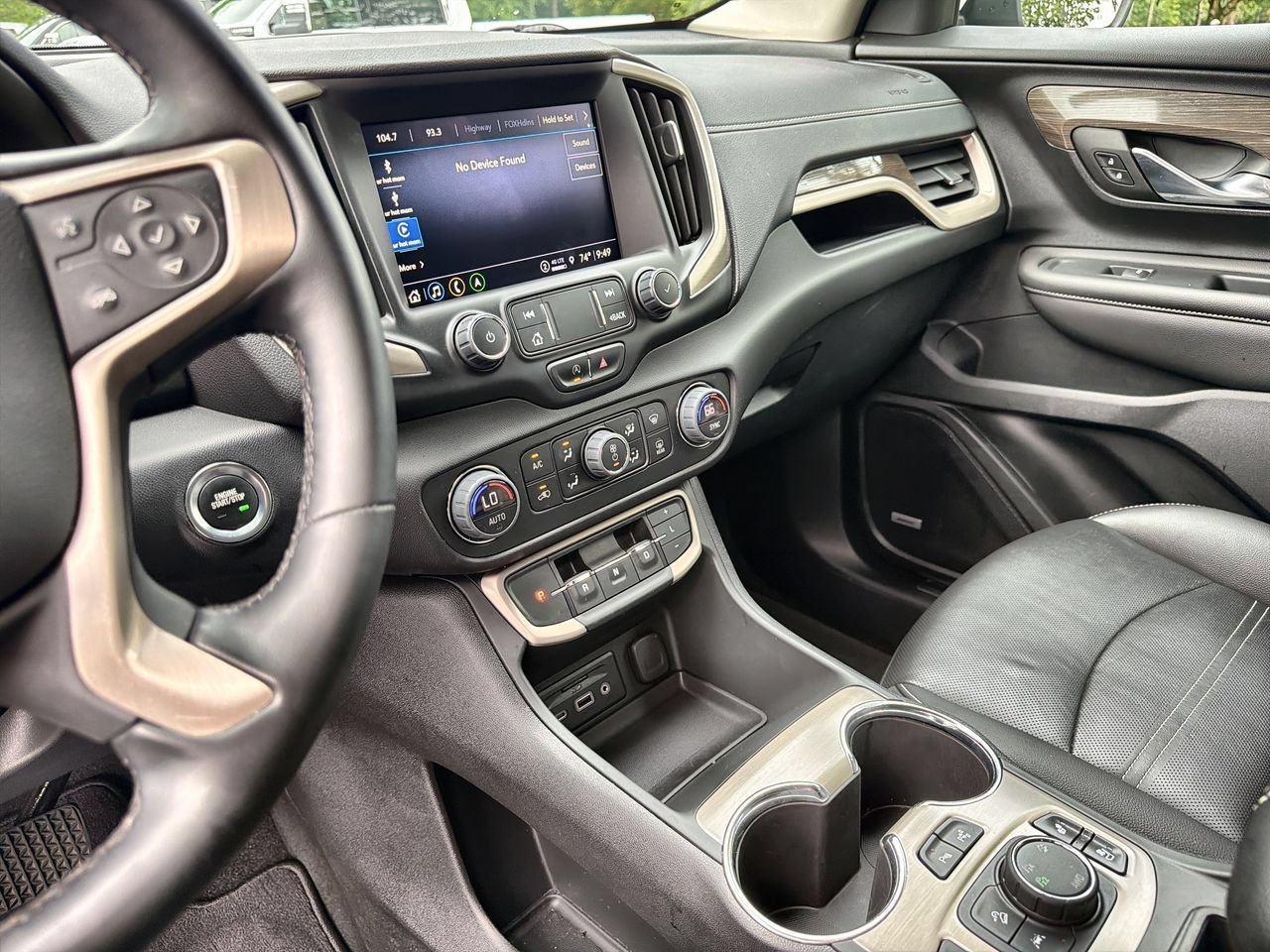 Used 2023 White Frost Tricoat GMC Denali image 11