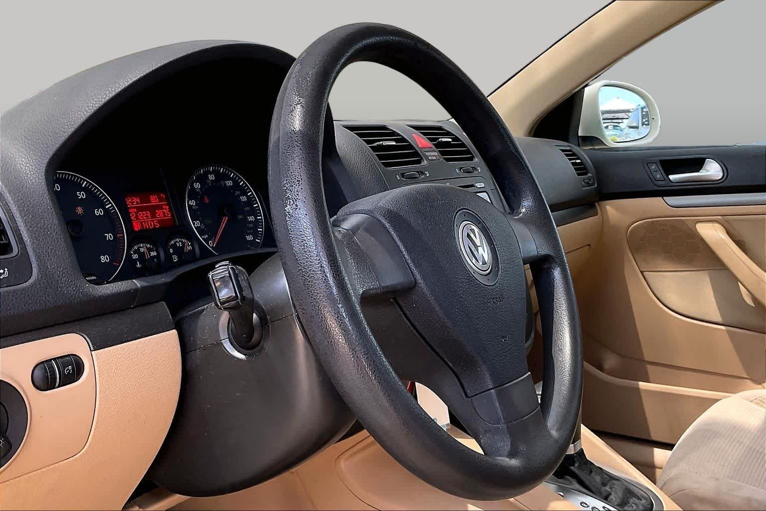 Used 2008 WHITE Volkswagen S image 16