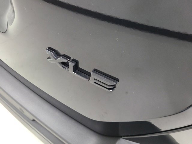 New 2026 Midnight Black Metallic Toyota XLE Premium image 6