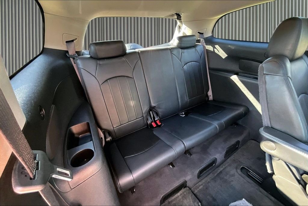 Used 2011 White Buick CXL image 29