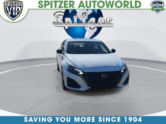 Used 2023 White Nissan 2.5 SR image 6