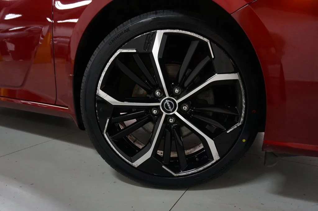 Used 2023 Red Nissan 2.5 SR image 24