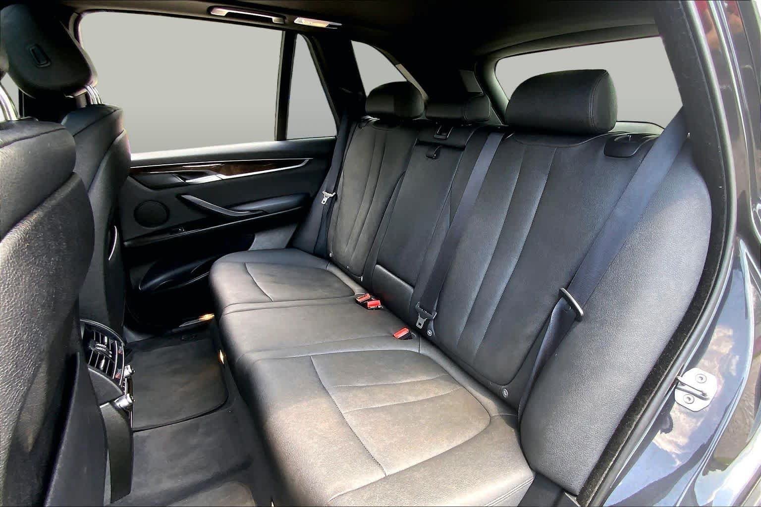 Used 2018 Dark Graphite Metallic BMW sDrive35i image 21