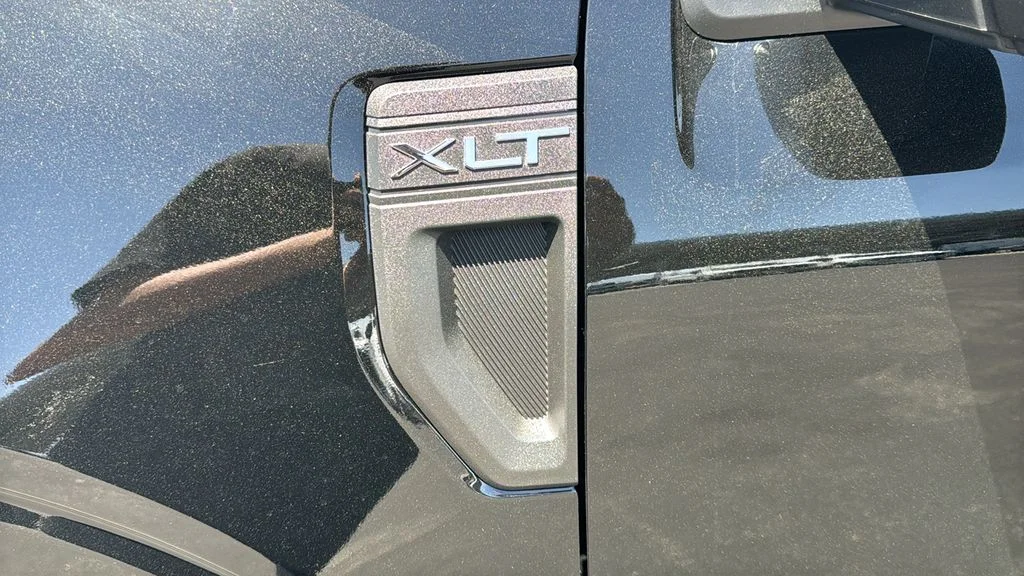 New 2026 Shadow Black Ford XLT image 5