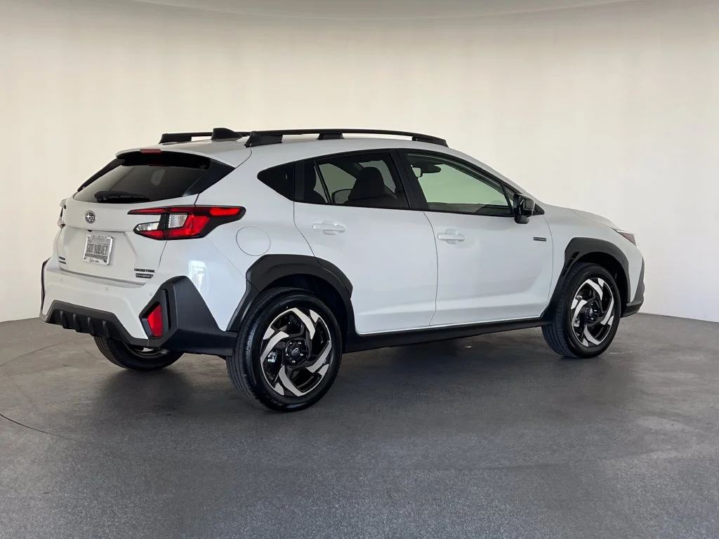 New 2026 CRYSTAL WHITE PEARL Subaru Limited Hybrid image 4