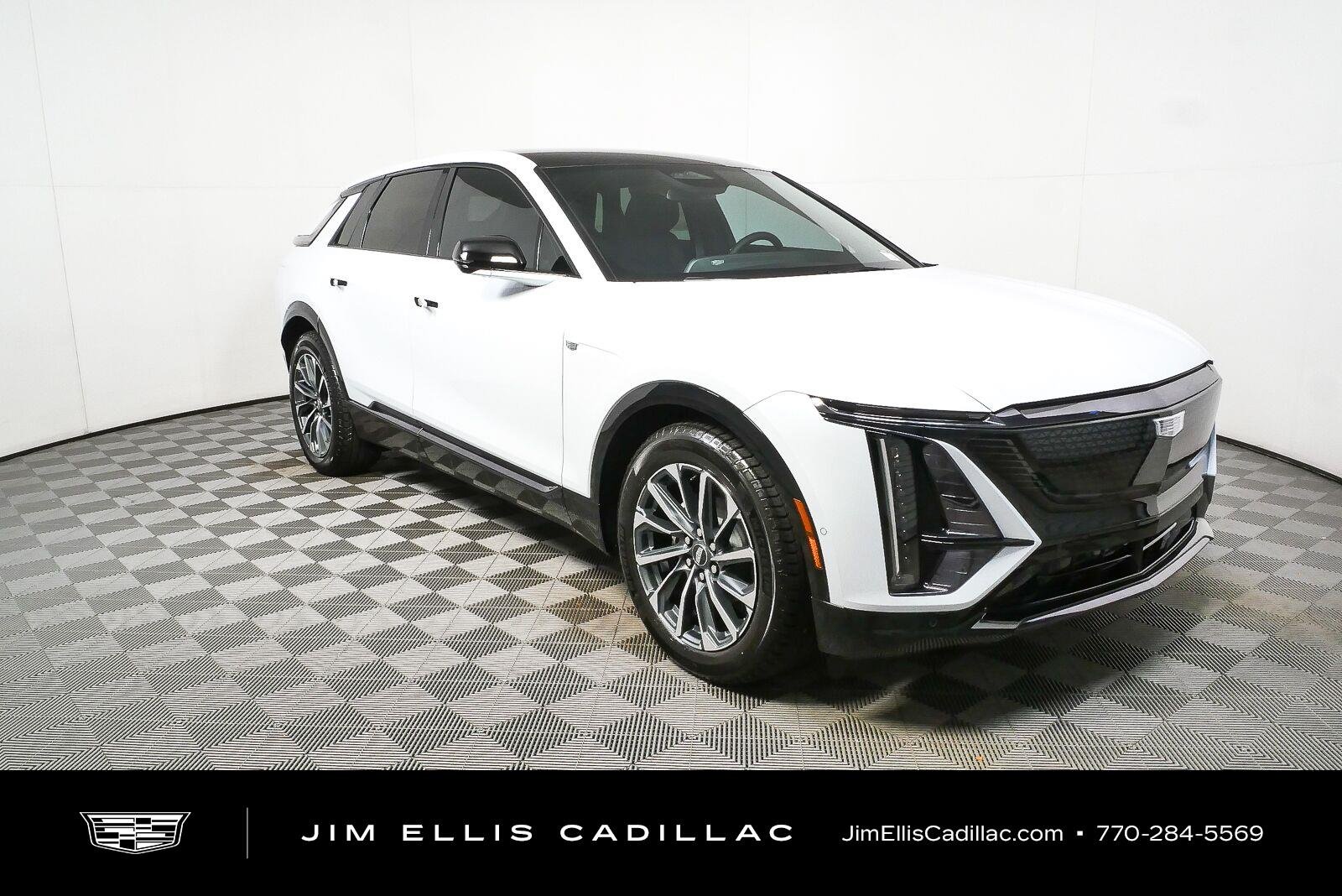 New 2027 Vibrant White Tricoat Cadillac Sport image 1