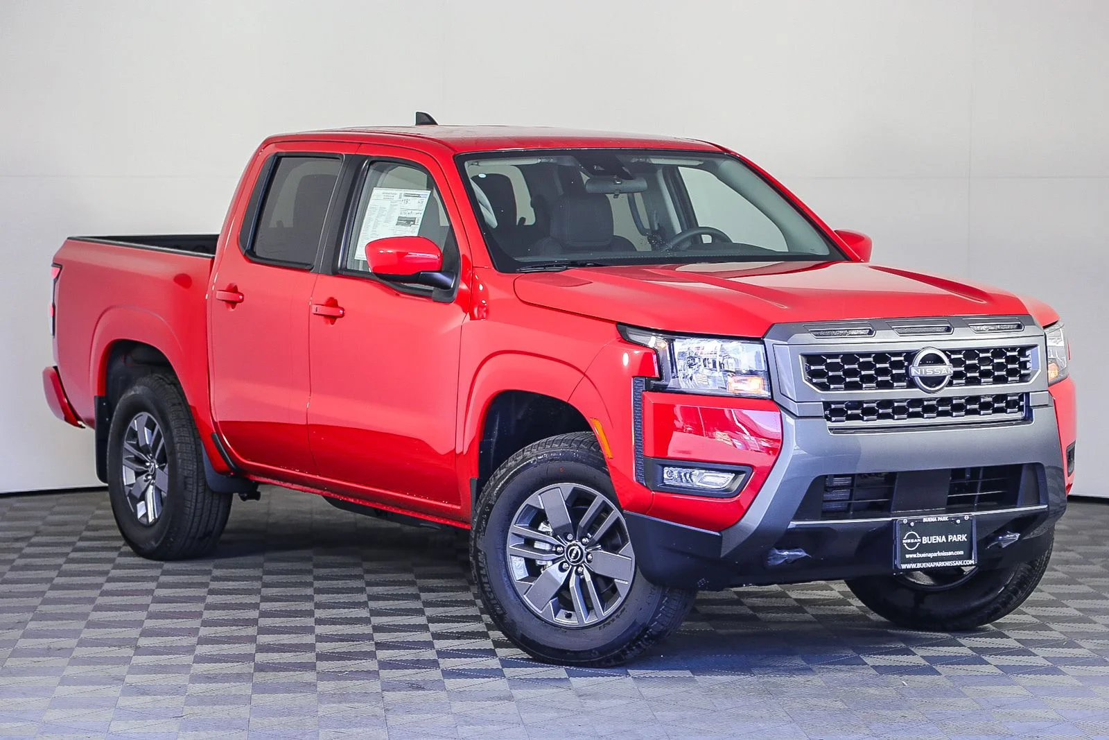 2025 Nissan Frontier SV Crew Cab 4X4 SWB's photo