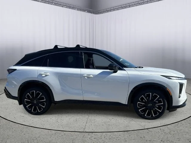 New 2027 2T RAD WHT INFINITI Autograph AWD image 6
