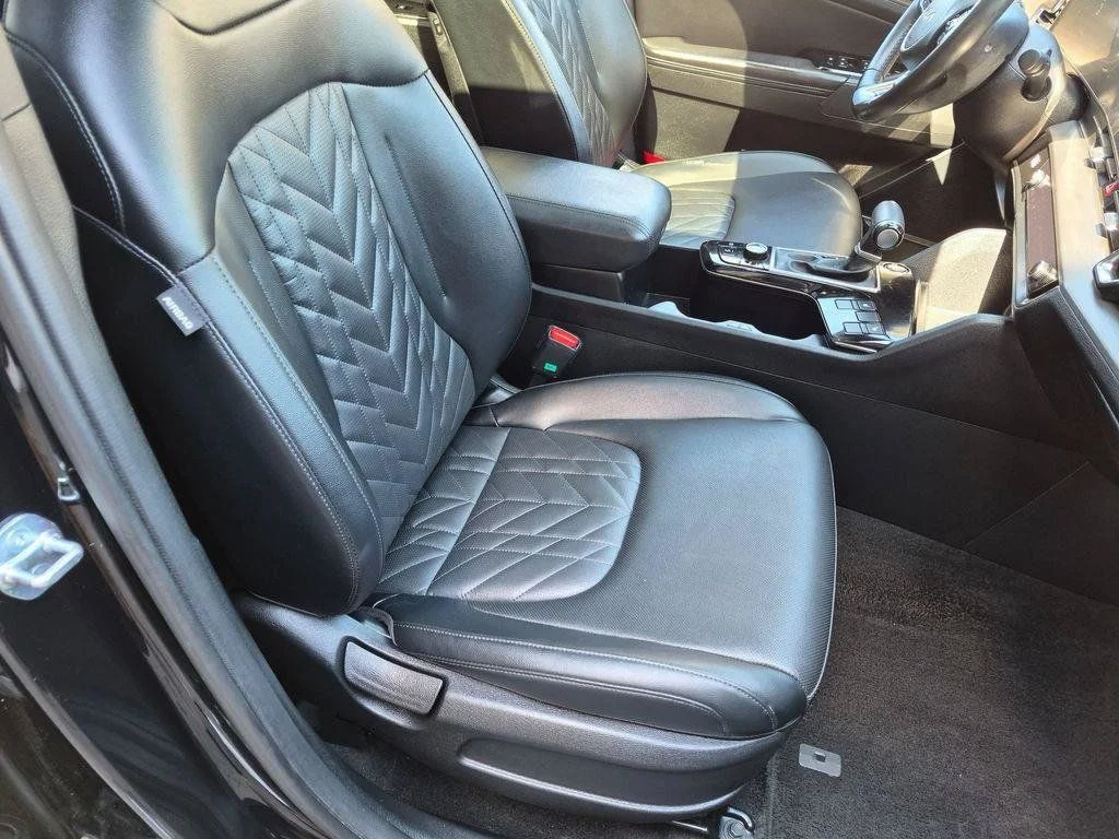 Used 2023 Black Kia X-Line image 28
