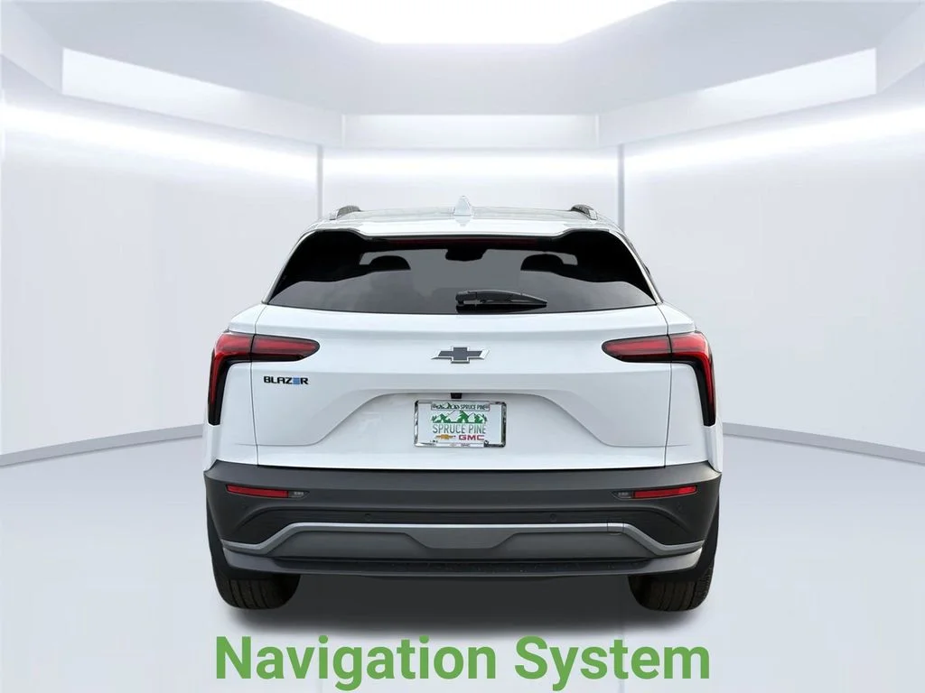 New 2026 White Chevrolet LT image 19