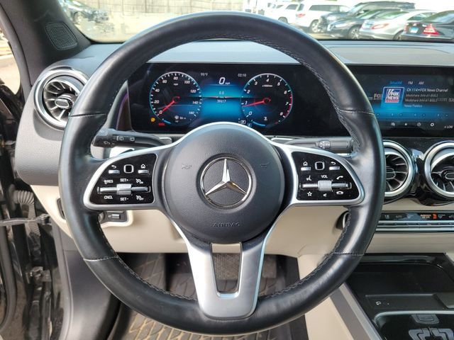 Used 2022 Black Mercedes-Benz GLB 250 image 27