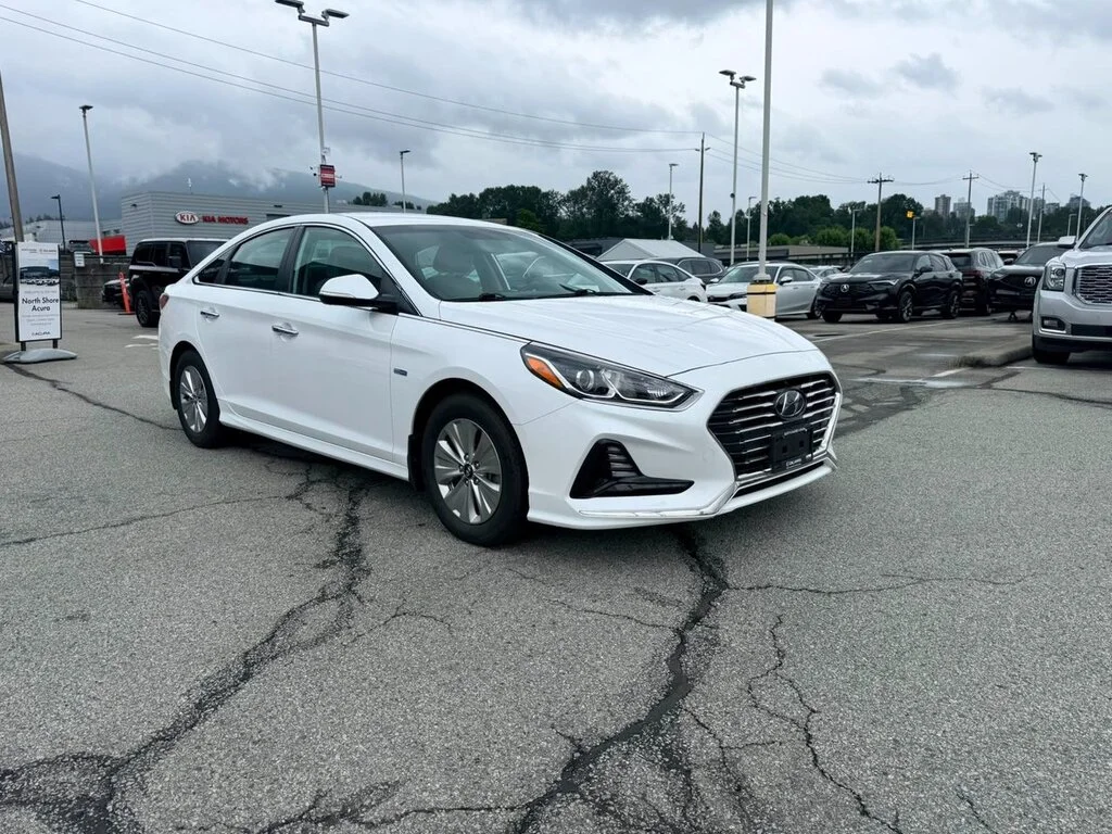 Used 2019 Hyper White Hyundai Hybrid Preferred Dilawri Certified   Local BC   Cl image 7