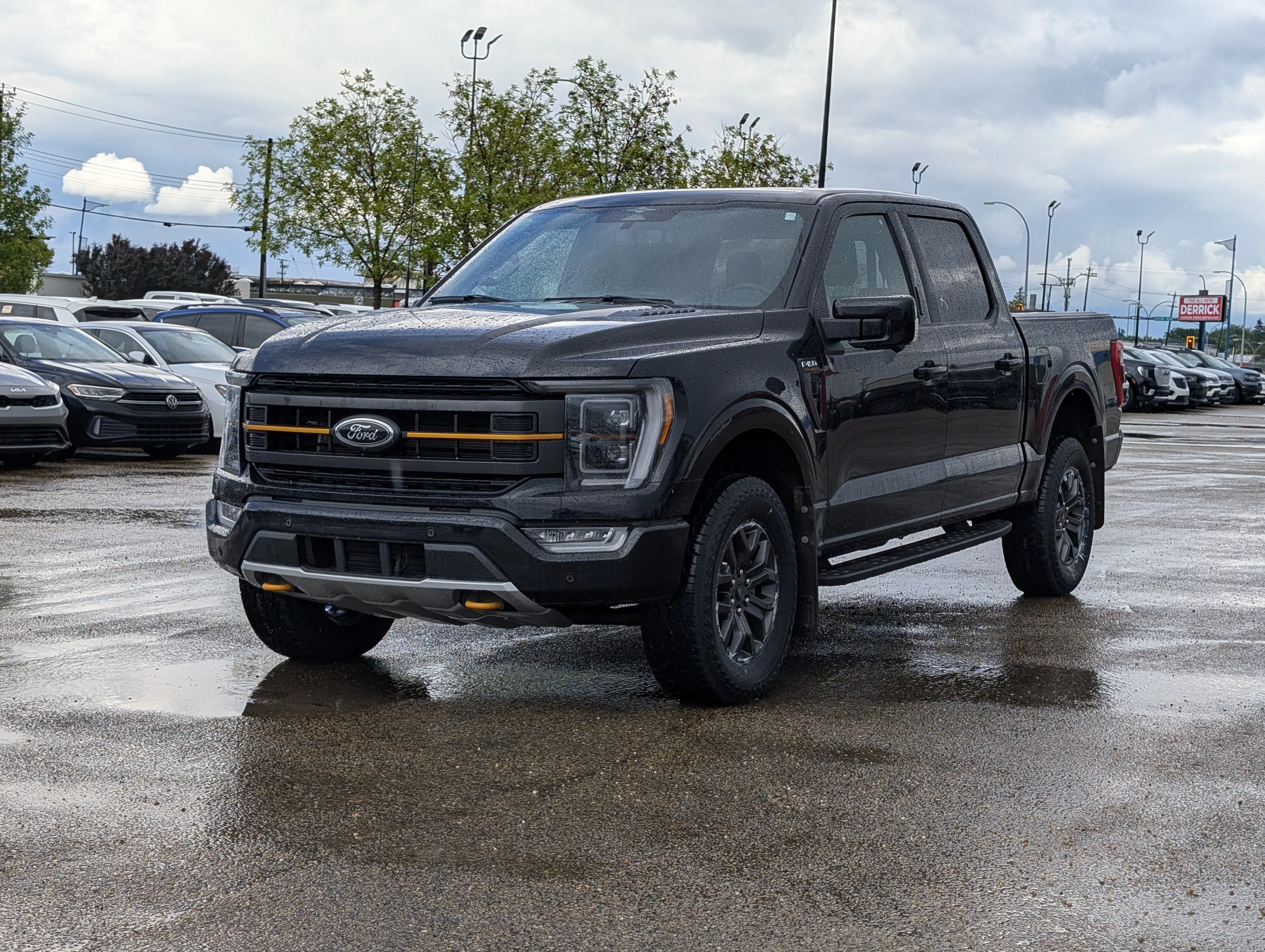Used 2023 Agate Black Metallic Ford Tremor image 2
