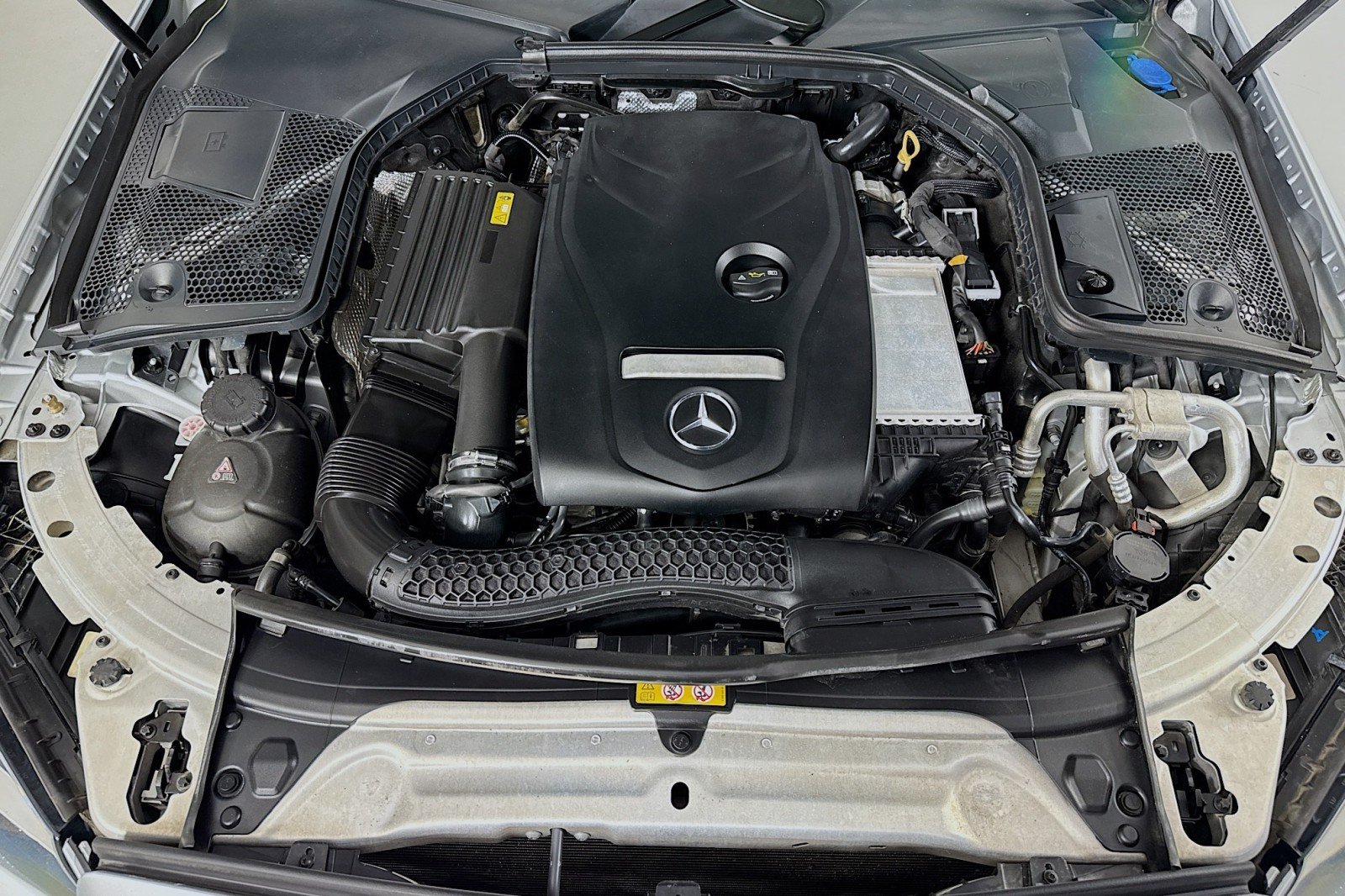 Used 2018 Iridium Silver Metallic Mercedes-Benz C 300 image 11