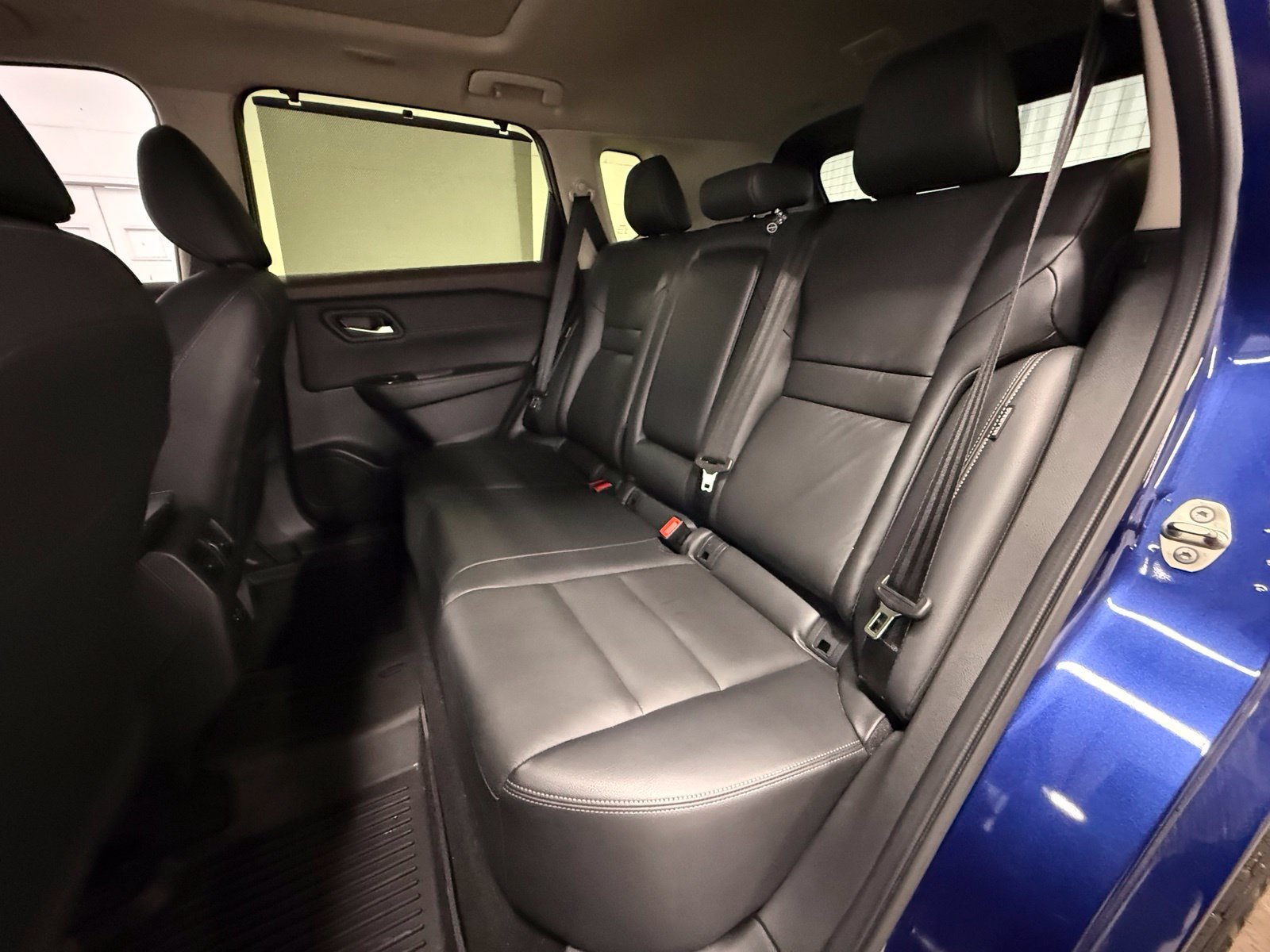 Used 2023 Blue Nissan SL image 23