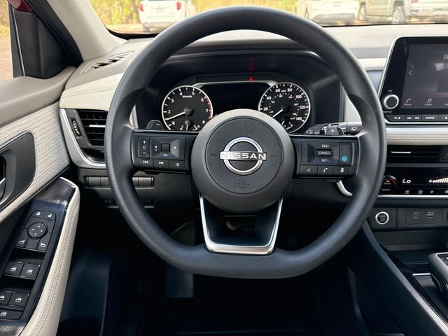 Used 2023 Red Nissan SV image 15