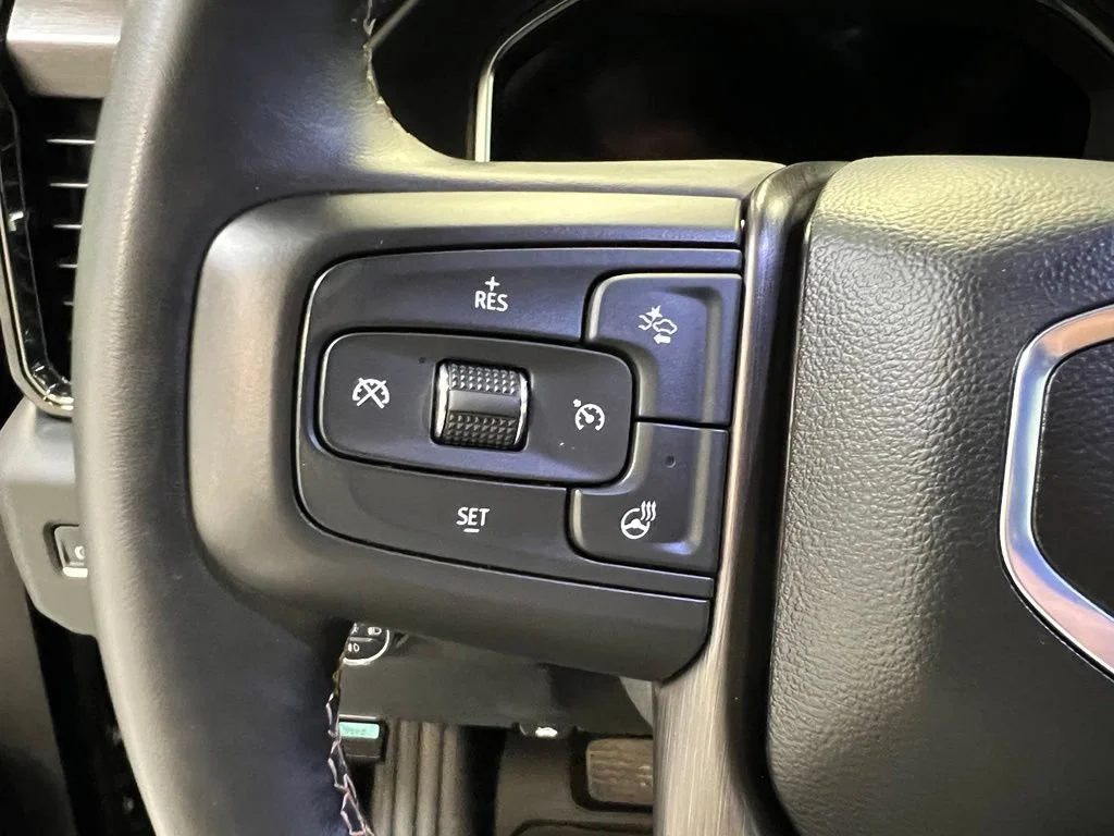 Used 2025 Onyx Black GMC AT4 image 20