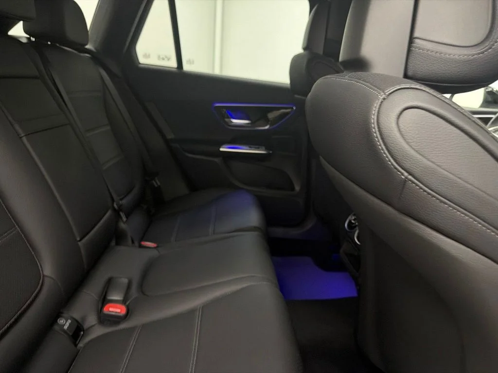 New 2027 Black Mercedes-Benz GLC 300 image 26