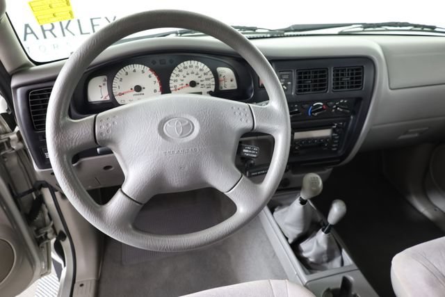 Used 2002 Silver Toyota  image 2