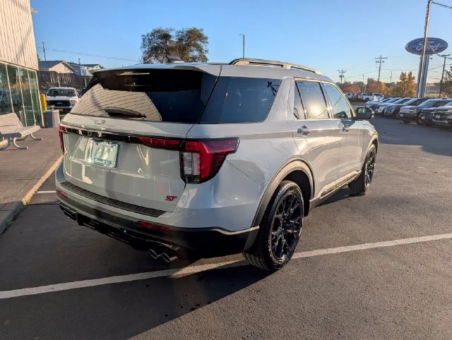 New 2027 Avalanche Gray Ford ST image 3