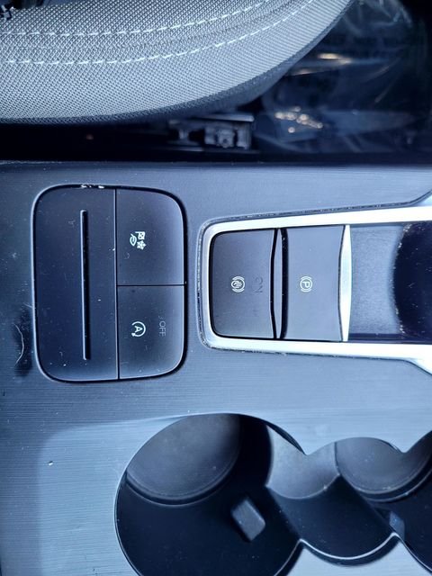 Used 2021 White Ford S image 19