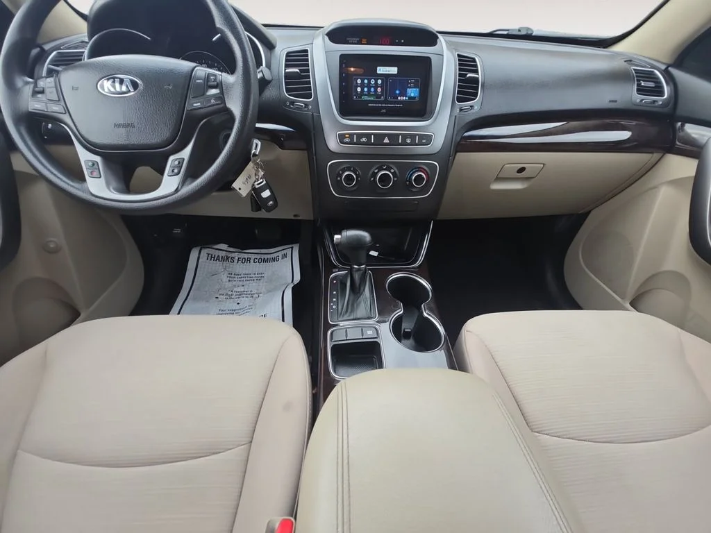 Used 2015 White Kia LX image 10