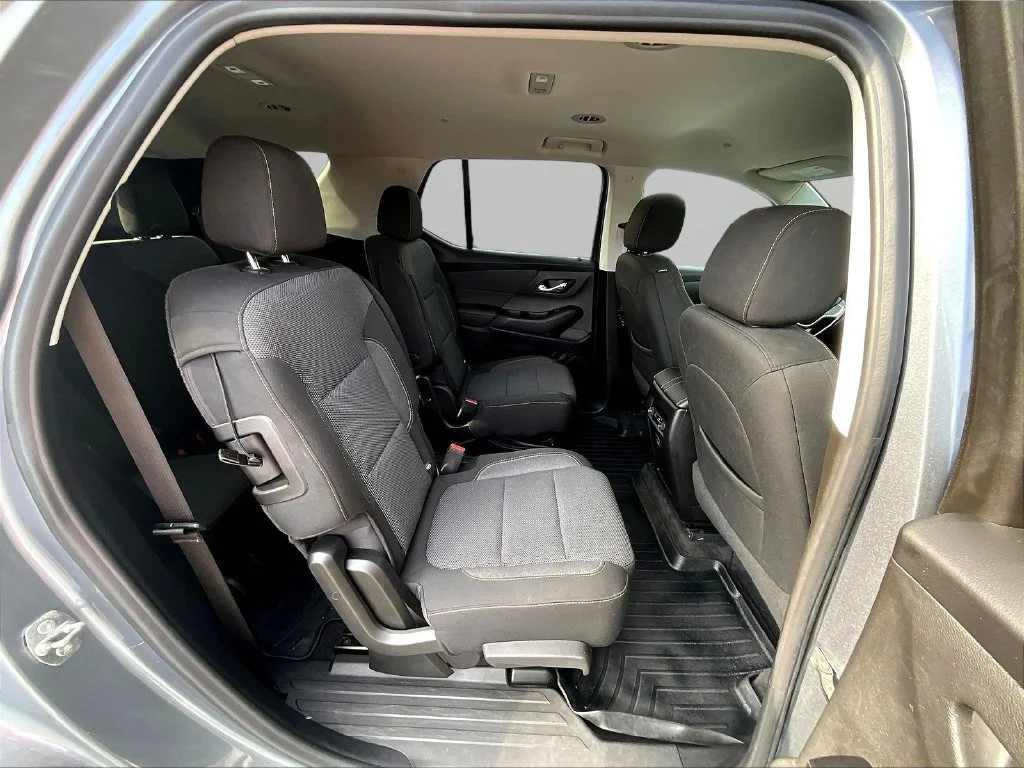 Used 2020 Gray Chevrolet LT image 28