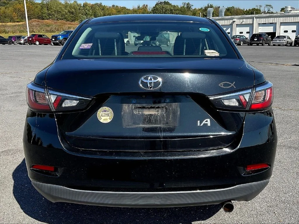 Used 2017 Black Toyota Base image 13